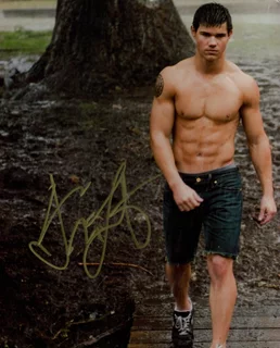 Taylor Lautner autograph