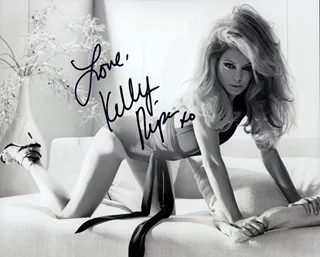 Kelly Ripa autograph