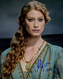 Alyssa Sutherland autograph