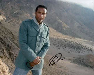 Elvis Nolasco autograph