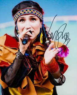 Laleh Pourkarim autograph