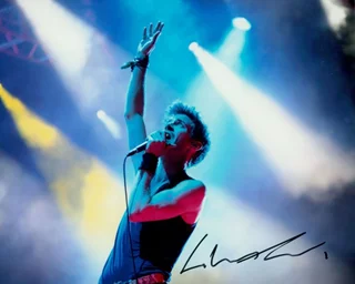 Luke Treadaway autograph