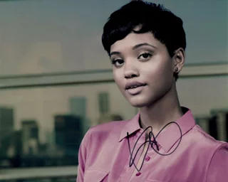 Kiersey Clemons autograph