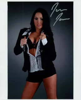 Jaelyn James autograph