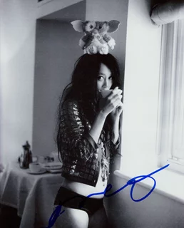 Rinko Kikuchi autograph