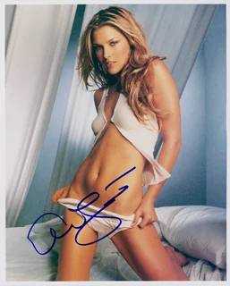 Ali Larter autograph