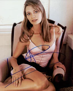 Mischa Barton autograph