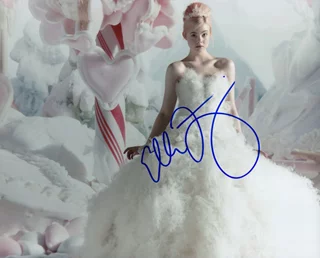 Elle Fanning autograph