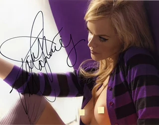 Taryn Manning autograph