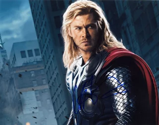 Chris Hemsworth autograph