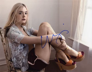 Elle Fanning autograph