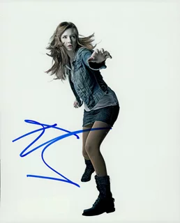 Karen Gillan autograph