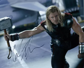 Chris Hemsworth autograph