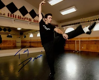 Tony Dovolani autograph