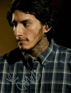 Richard Cabral autograph