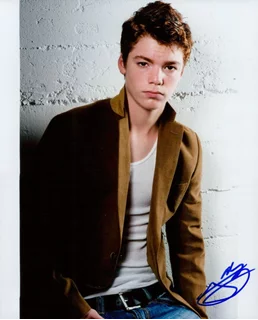 Gabriel Basso autograph