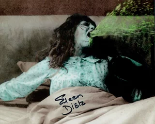 Eileen Dietz autograph