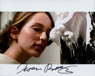 Jessica Rothe autograph