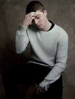 Gabriel Basso autograph