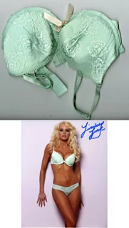 Lindsay Love autograph