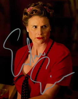 Erika Ervin autograph