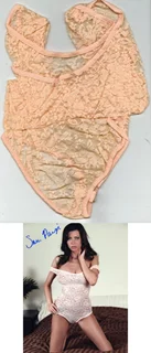 Samantha Paige autograph