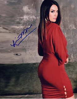 Lilly Melgar autograph