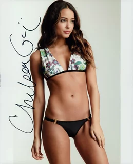 Chelsea Gilligan autograph
