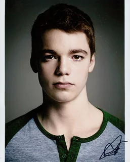 Gabriel Basso autograph