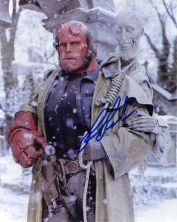 Ron Perlman autograph