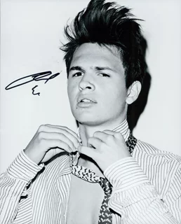 Ansel Elgort autograph