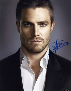 Stephen Amell autograph