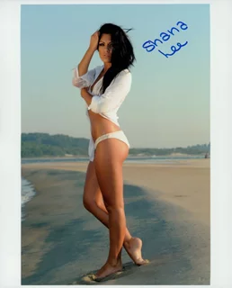 Shana Lee autograph