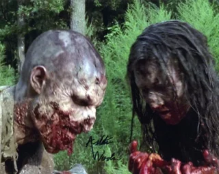 Ashton Woolen autograph