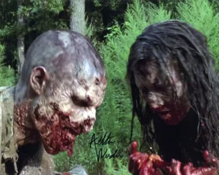 Ashton Woolen autograph