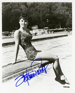 Stefanie Powers autograph