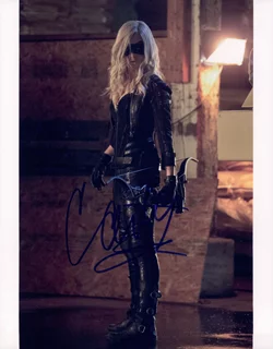 Caity Lotz autograph