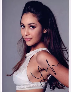 Lindsey Morgan autograph