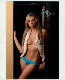 Sarah Rae autograph