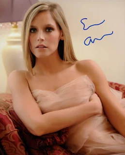 Erica Adams autograph