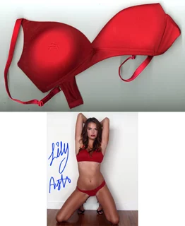 Lily Asta autograph