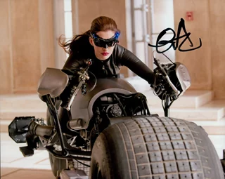 Anne Hathaway autograph