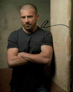 Dominic Purcell autograph