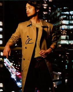 Osric Chau autograph