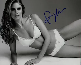 Julie Henderson autograph