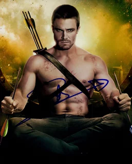 Stephen Amell autograph