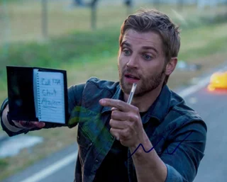 Mike Vogel autograph