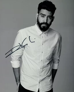 Rahul Kohli autograph