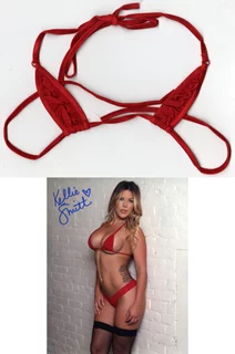 Kellie Smith autograph