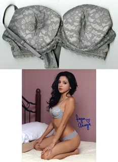 Reyna Arriaga autograph